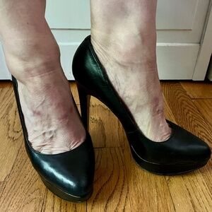Black Platform Pumps
